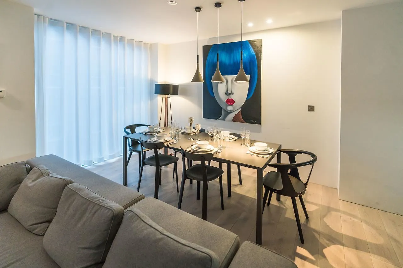 The Phil Lynott Suite - Hiphipstay Dublin 5*,  Ireland