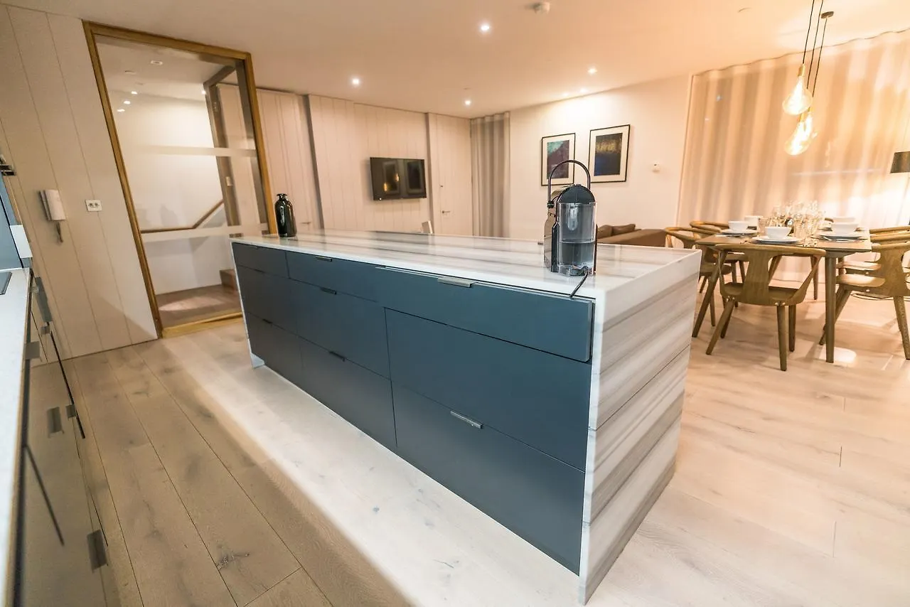 The Phil Lynott Suite - Hiphipstay Dublin Guest house